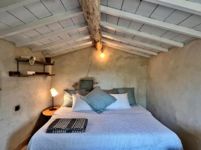 Camillette 2. Cabanon charmant face au Luberon.